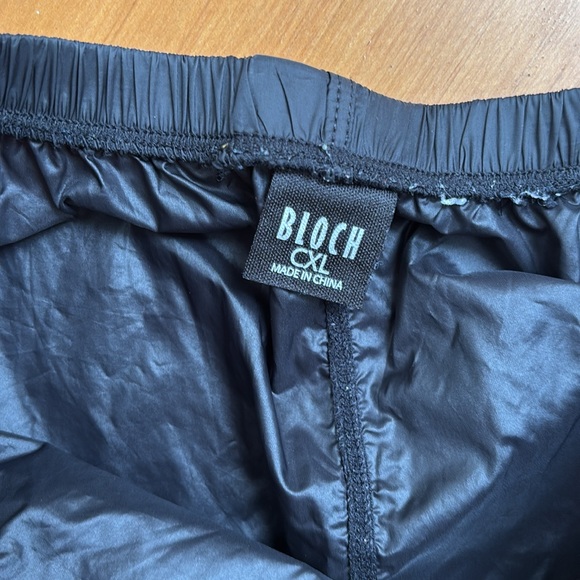 Bloch girls Ripstop shorts - Picture 2 of 4